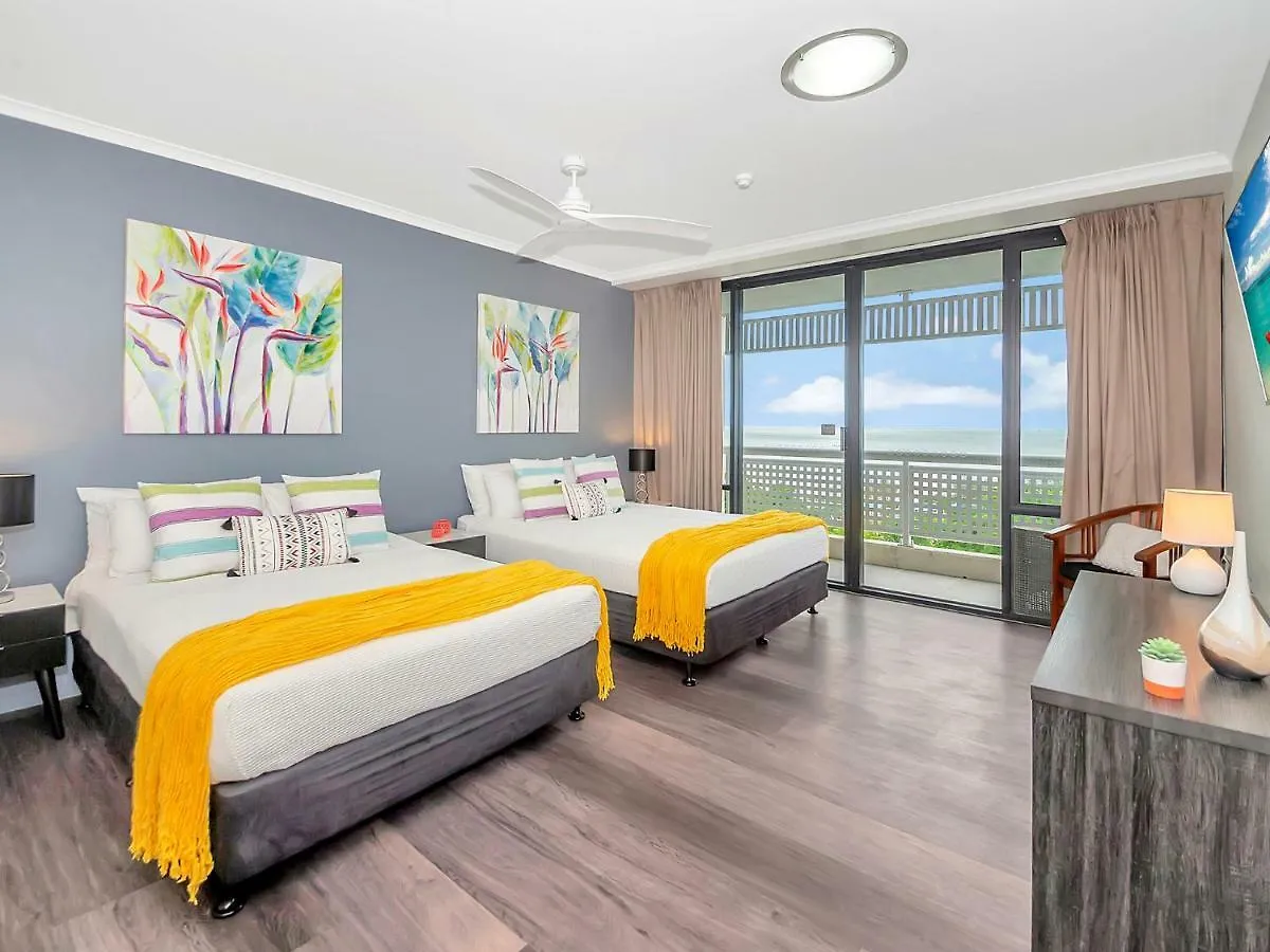 Luxury Waterfront Sea View Apartment - Do Not Book Cairns 0*,  Australia