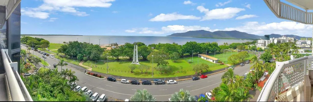 Luxury Waterfront Sea View Apartment - Do Not Book Cairns